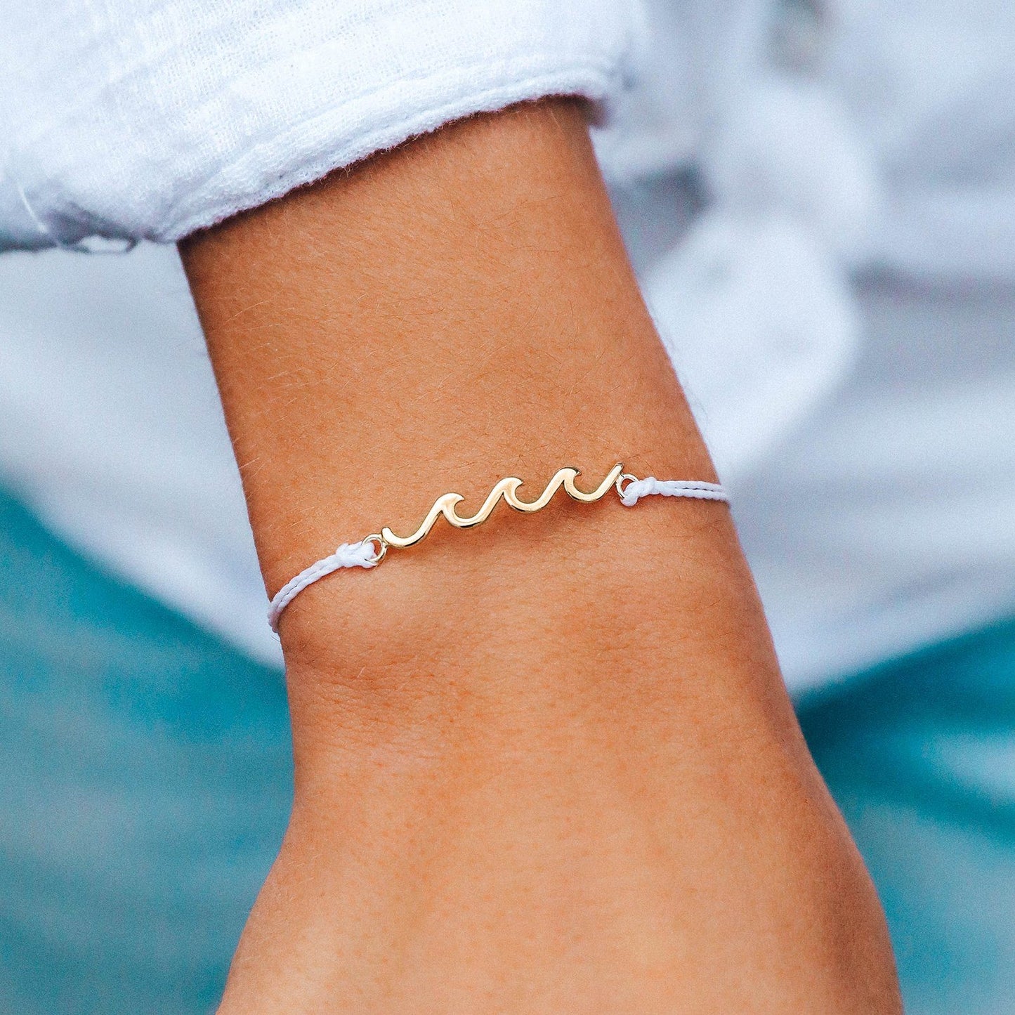 Gold Delicate Wave Bracelet